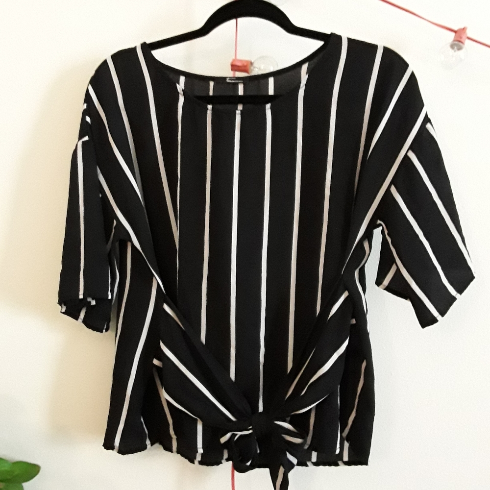 Beautiful Blouse - Picture 2 of 3